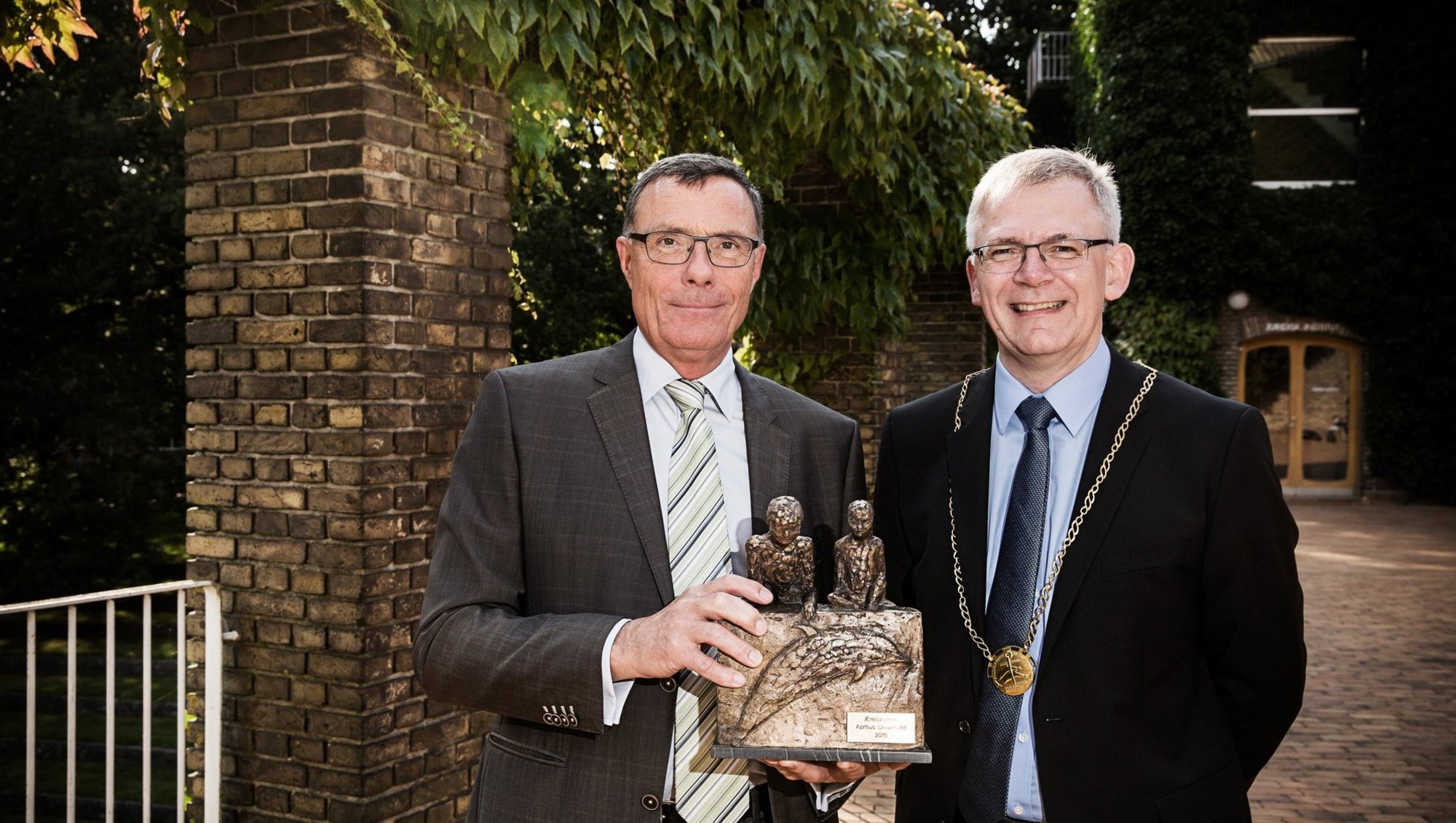 Distinguished alumna 2015 Sten Sheibye with Rector Brian Bech Nielsen. 