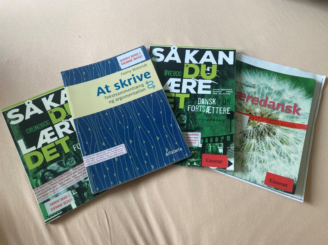 Four textbooks on learning Danish